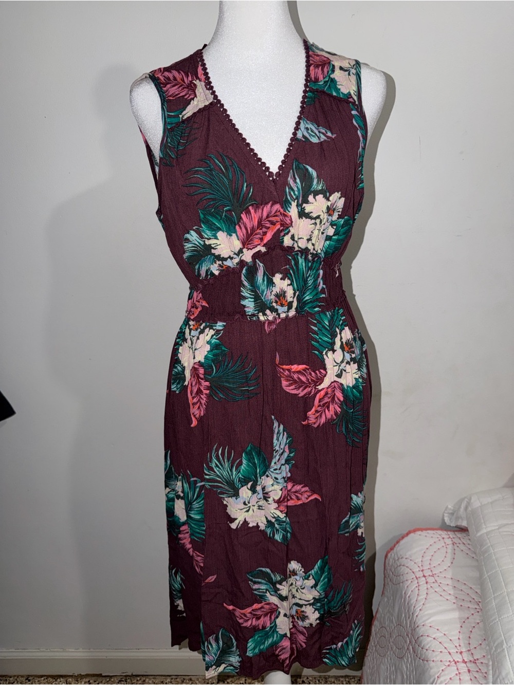 Knox Rose Burgundy Floral V-Neck Midi Dress